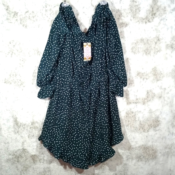 NWT Boohoo Plus Polka Dot Bardot Ruffle Playsuit Green& White Size 20 - Picture 3 of 16